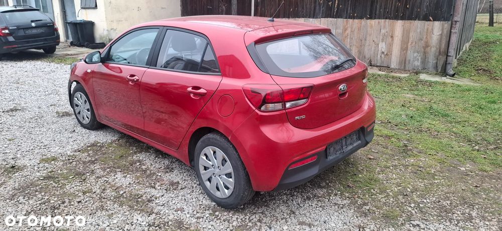 Kia Rio - 3