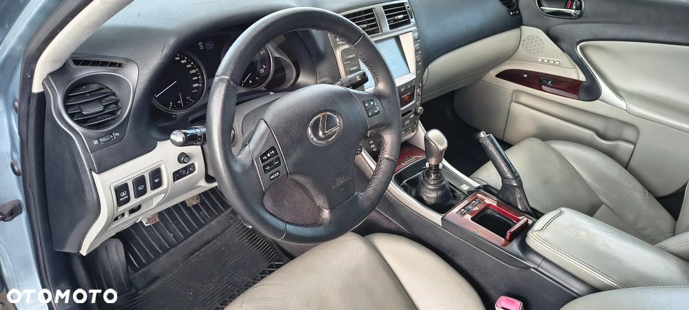 Lexus IS 220d DPNR Luxury Line - 4