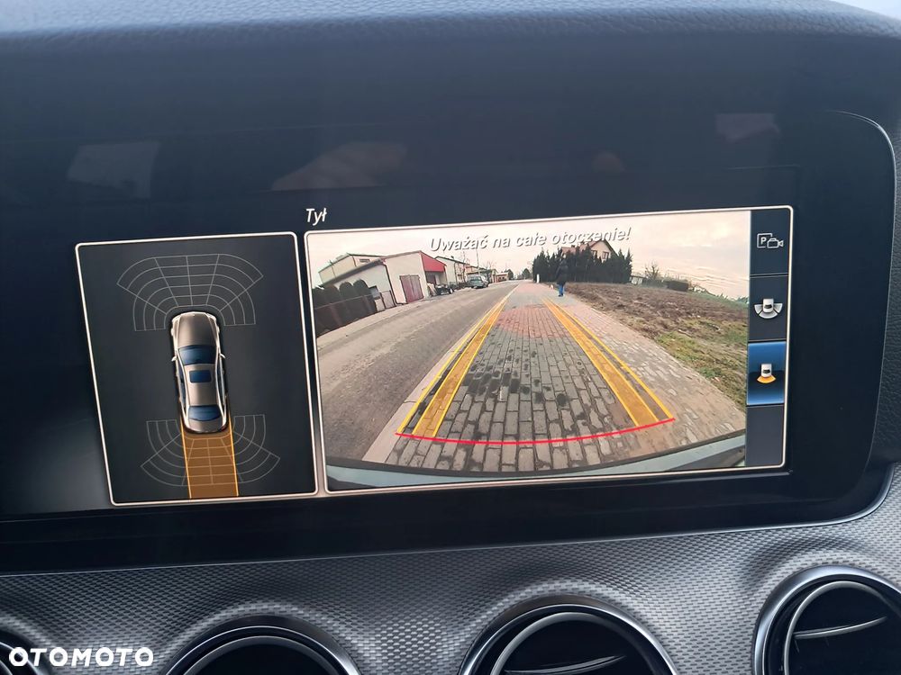 Mercedes-Benz Klasa E 200 9G-TRONIC - 32