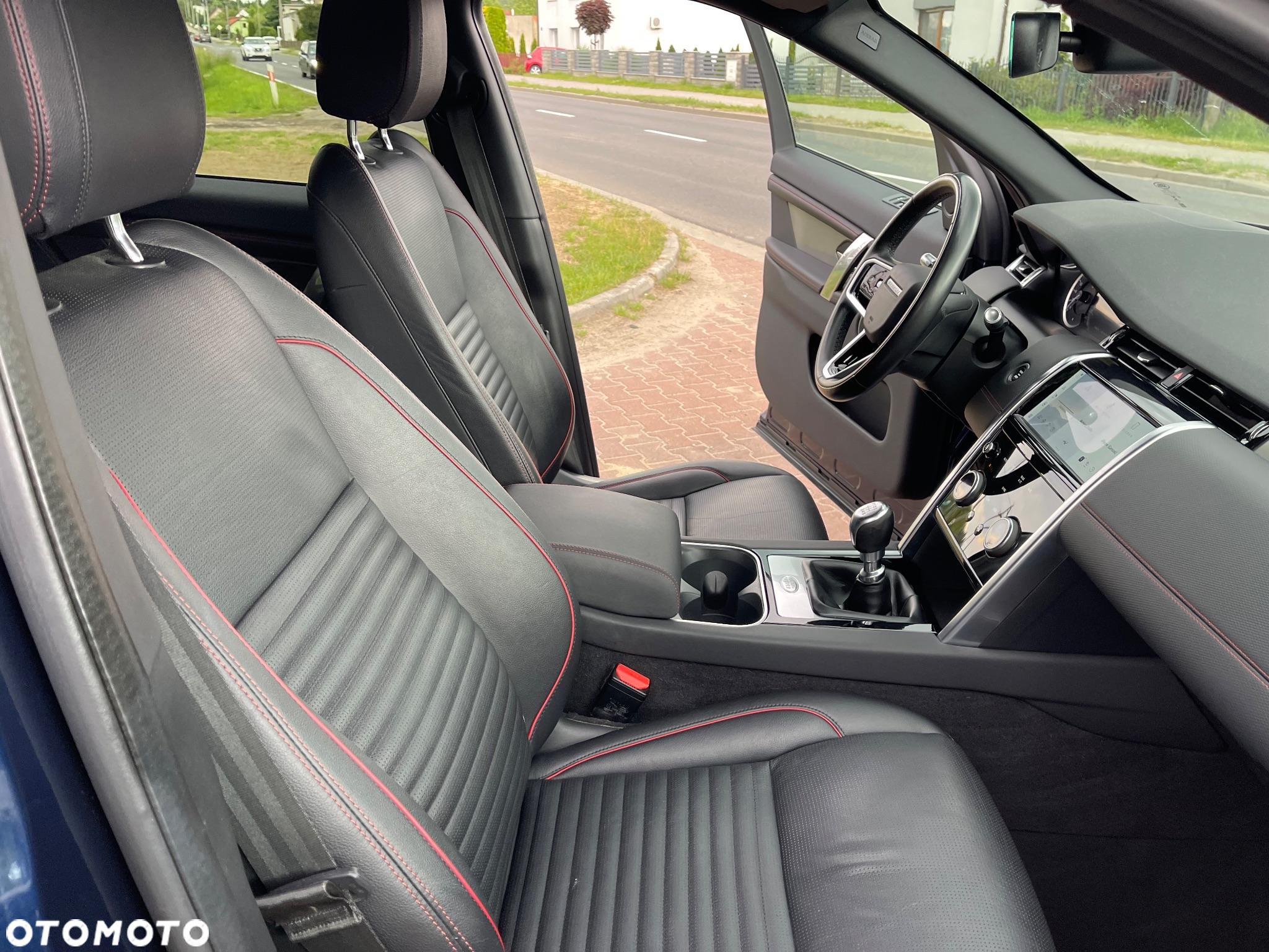 Land Rover Discovery Sport D165 FWD R-Dynamic SE - 24