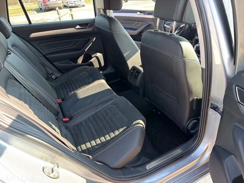 Volkswagen Passat 2.0 TDI DSG Elegance - 14