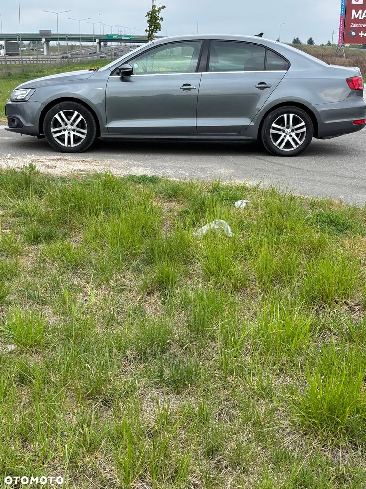 Volkswagen Jetta Hybrid - 5