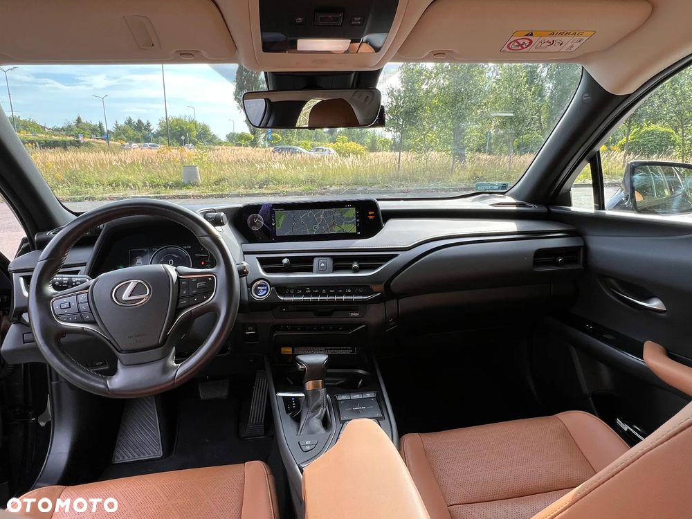 Lexus UX - 16