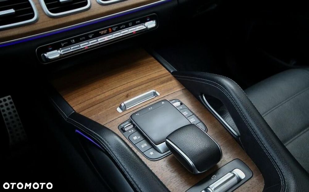 Mercedes-Benz GLS - 18