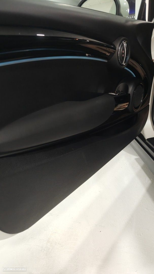MINI 3 Portas Cooper SE Premium Essential - 25