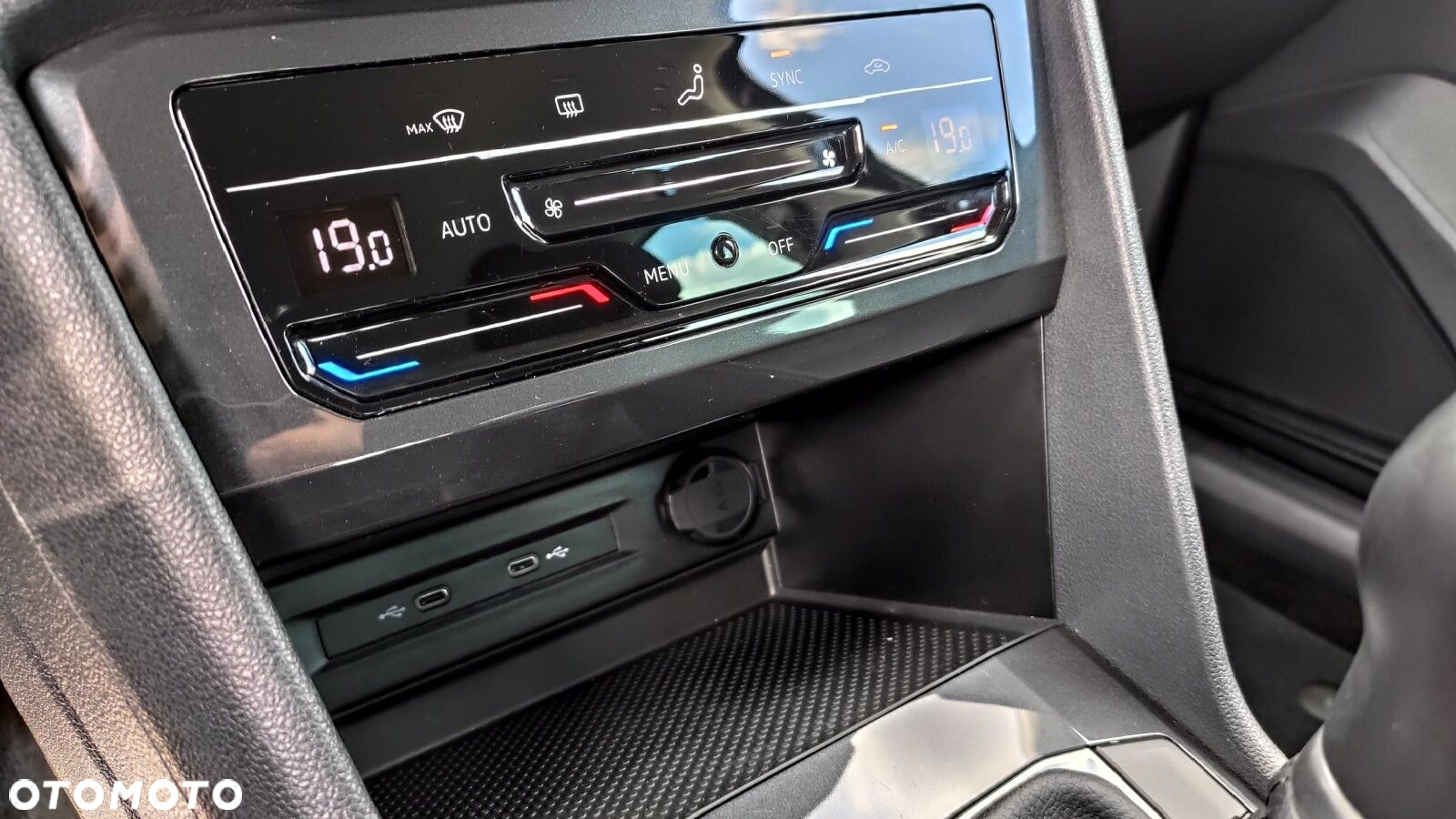 Volkswagen Tiguan - 26