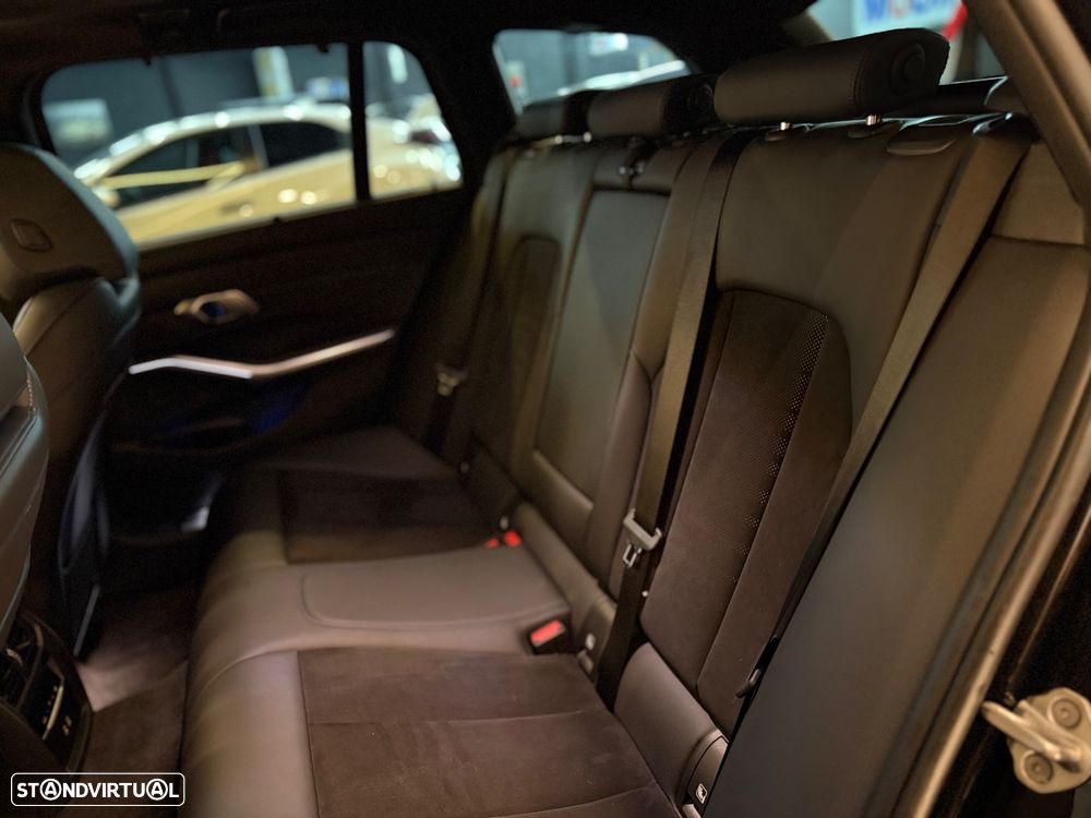 BMW 330 e Aut. M Sport - 22