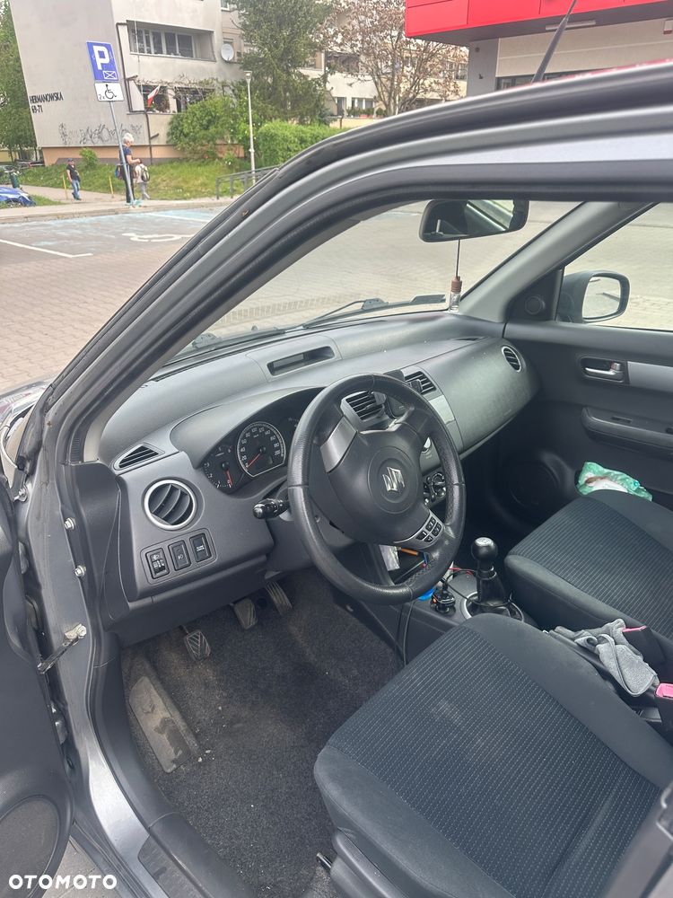 Suzuki Swift 1.3 DDiS GLX / Comfort - 6
