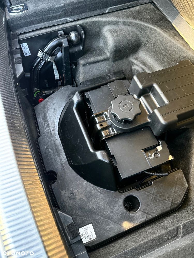 Audi A4 Avant 2.0 TDI DPF clean diesel S line Sportpaket - 24