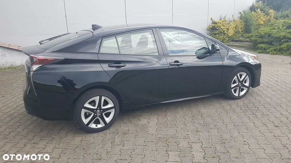 Toyota Prius Hybrid Executive - 8