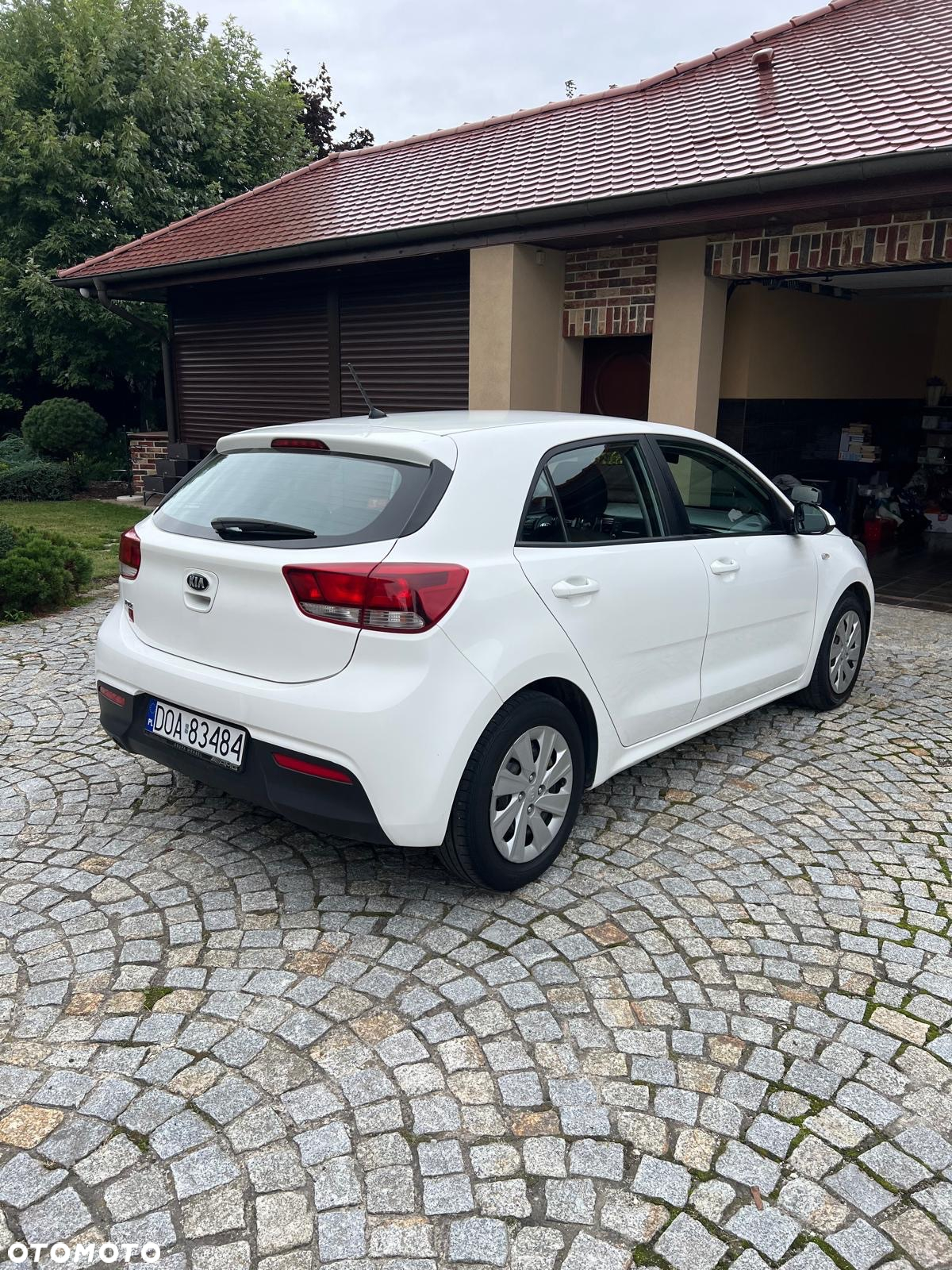Kia Rio 1.2 L - 2