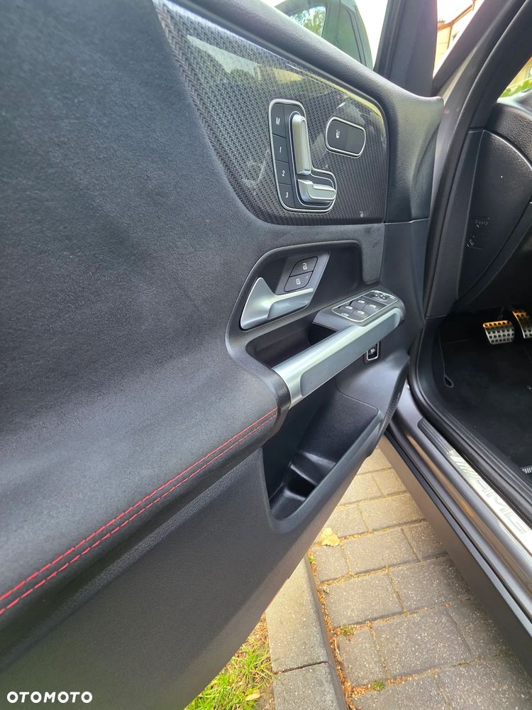 Mercedes-Benz GLB - 25