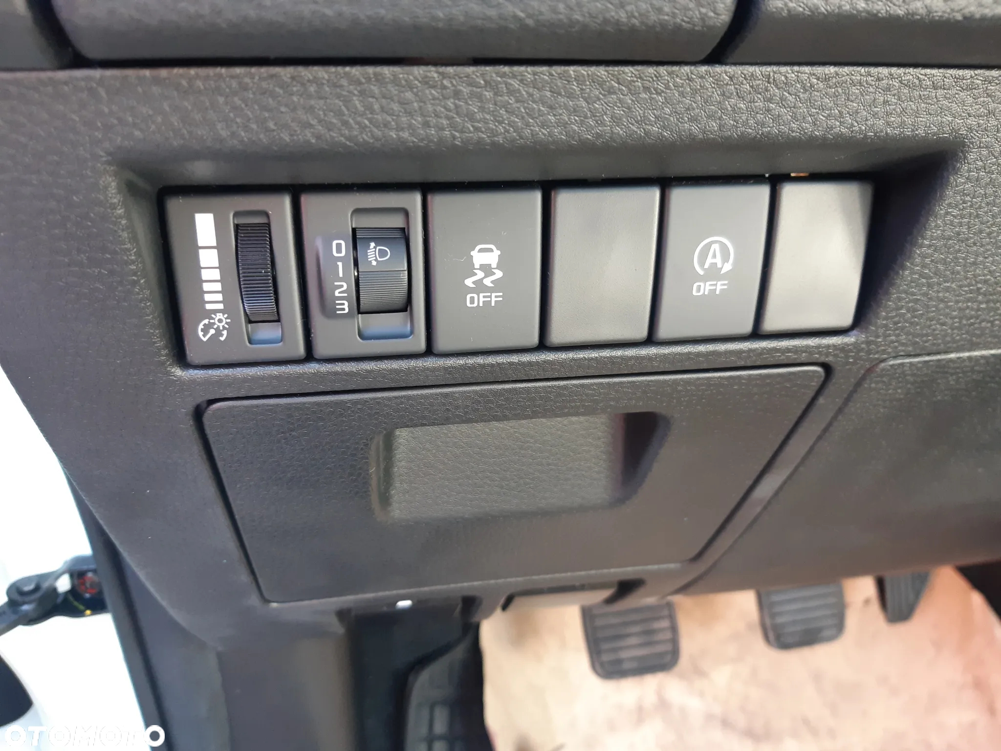 Isuzu D-Max 1.9 SC L - 23