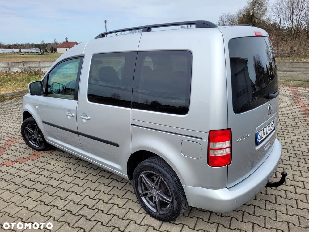 Volkswagen Caddy Highline DSG - 9