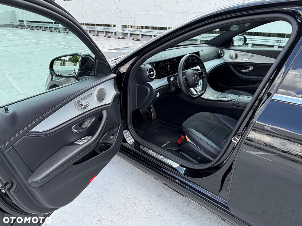 Mercedes-Benz Klasa E 220 d 4-Matic AMG - 24