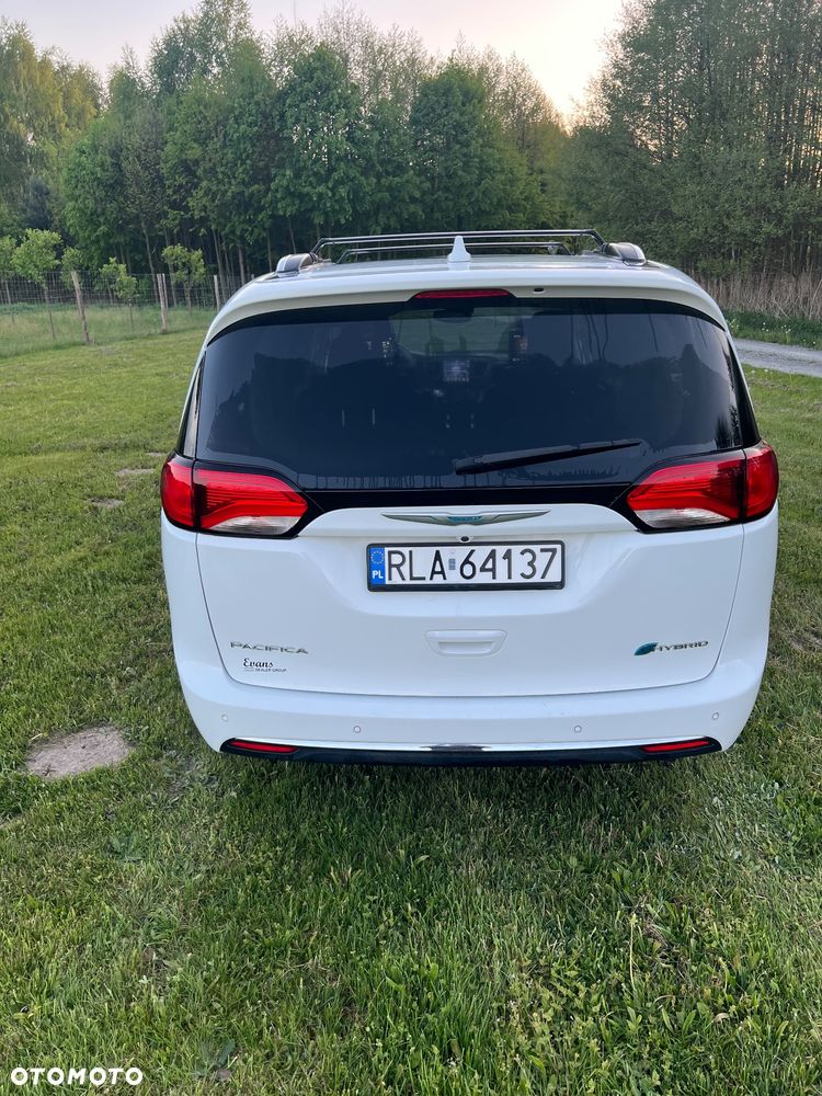 Chrysler Pacifica - 4