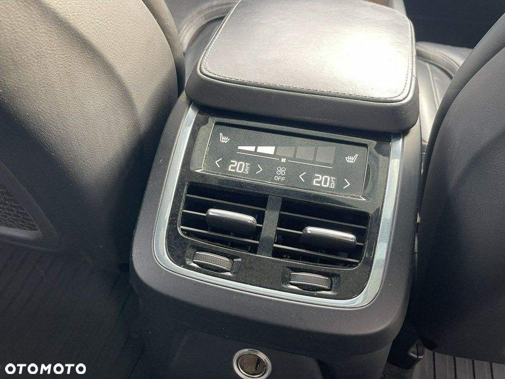 Volvo XC 90 T8 AWD Plug-In Hybrid Inscription 7os - 16