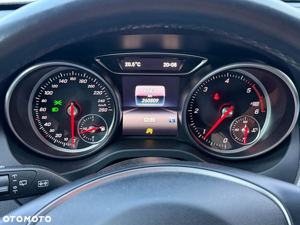 Mercedes-Benz GLA 180 (CDI) d Urban - 8