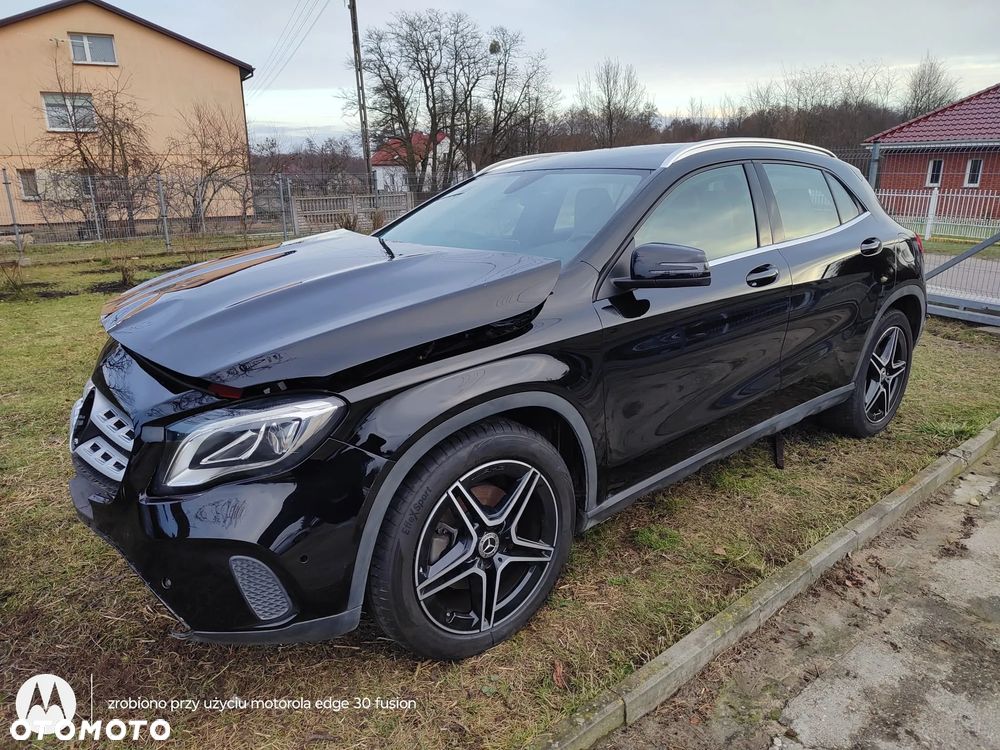 Mercedes-Benz GLA 250 4Matic 7G-DCT AMG Line - 2