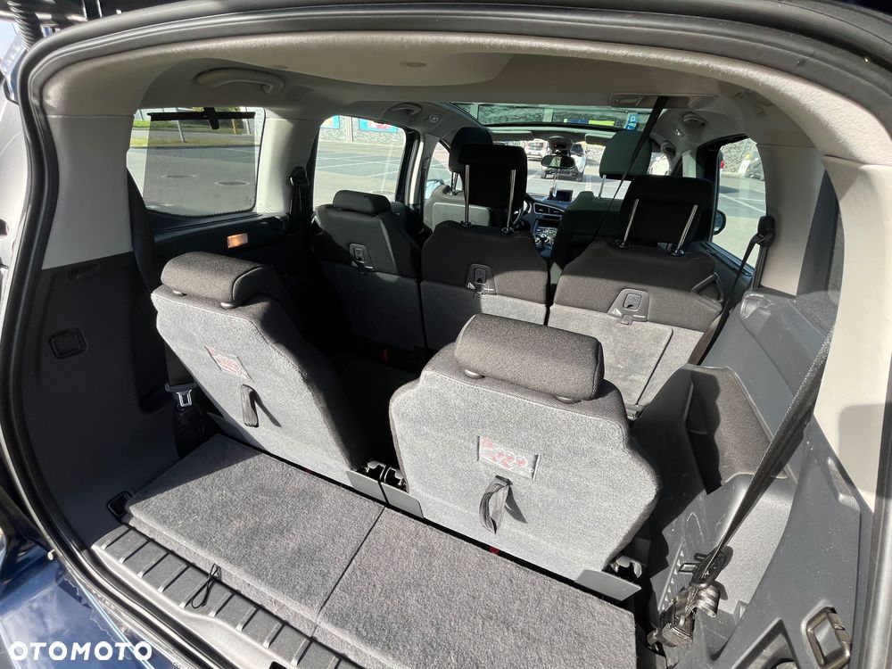 Peugeot 5008 - 5
