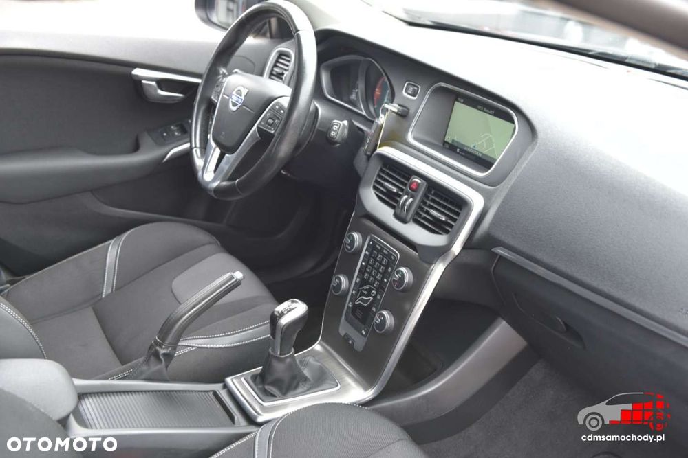 Volvo V40 - 24