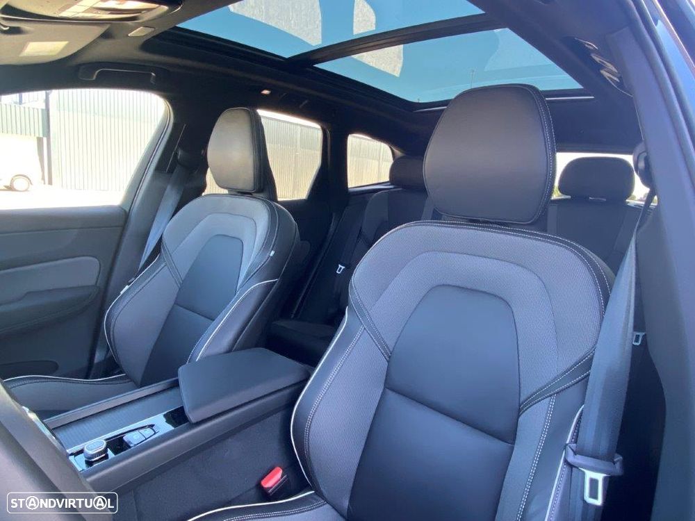 Volvo XC 60 2.0 T6 PHEV Black Edition - 14