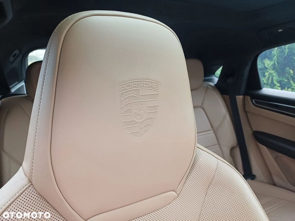 Porsche Cayenne Turbo Tiptronic S - 17