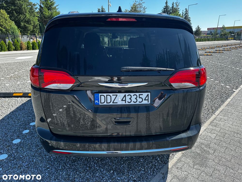 Chrysler Pacifica - 7