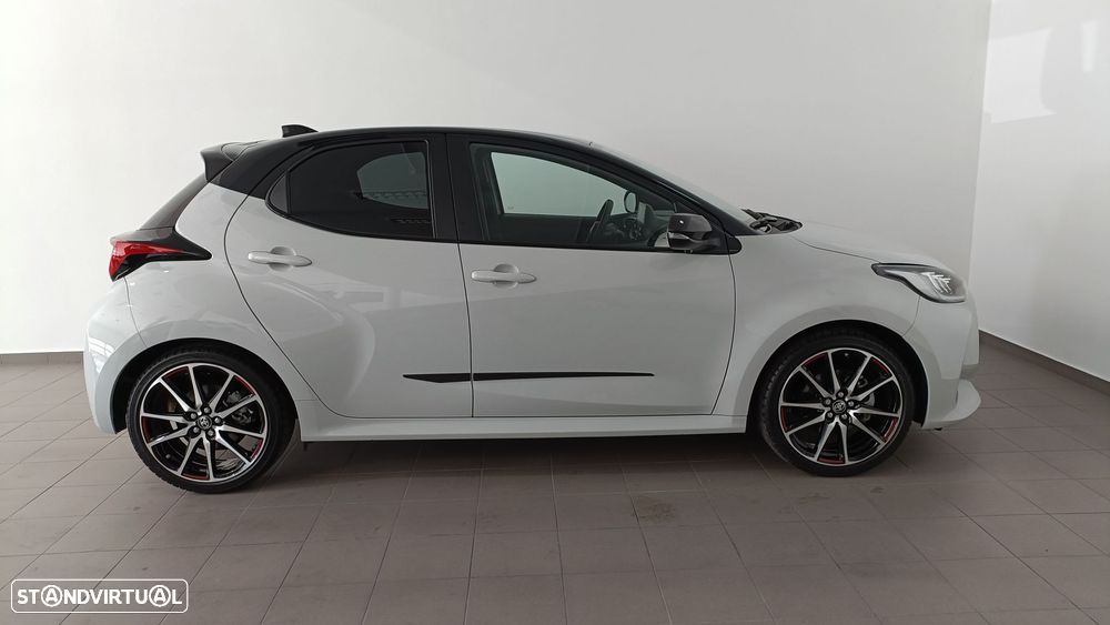 Toyota Yaris - 16