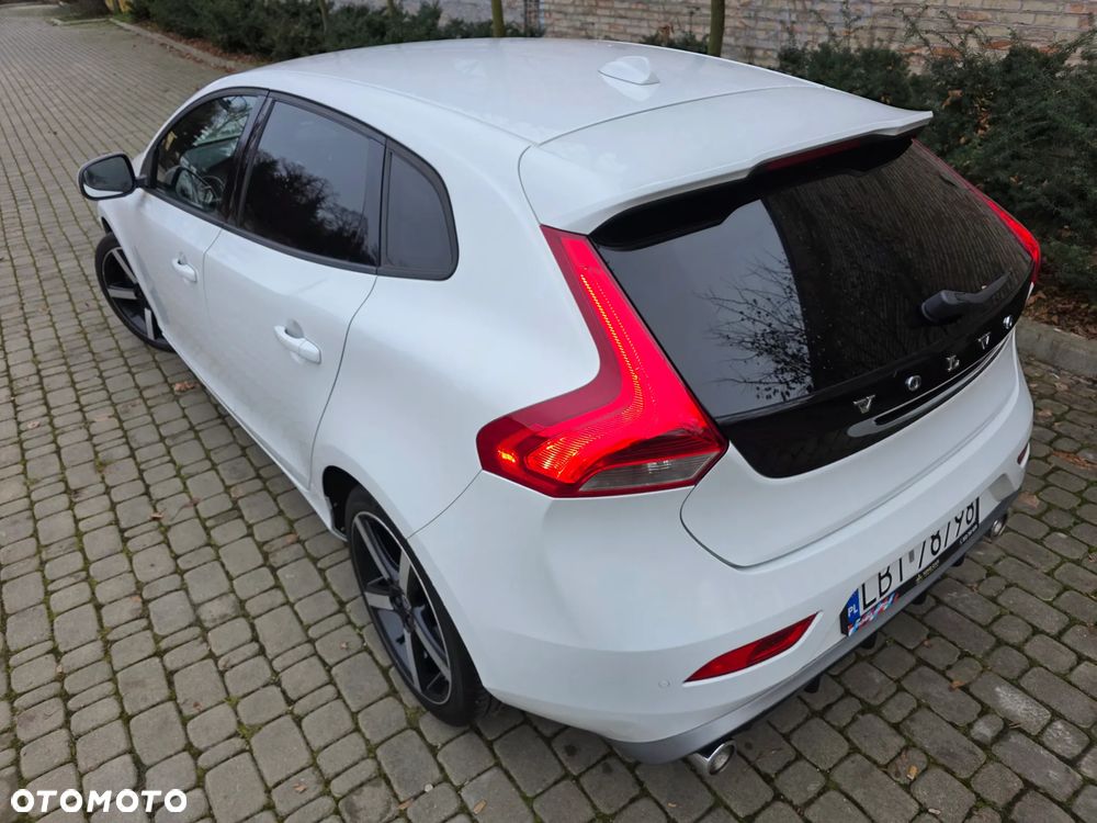 Volvo V40 D4 Geartronic RDesign - 15