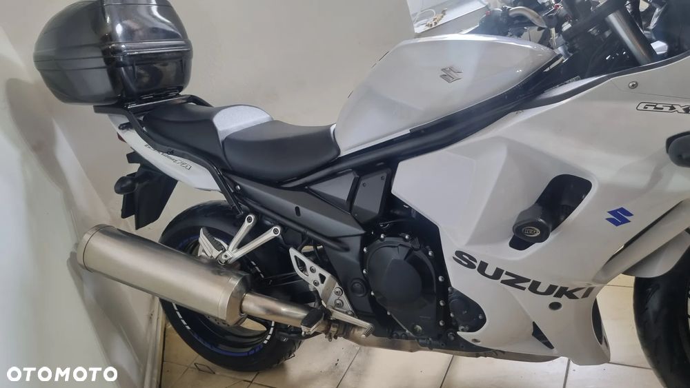 Suzuki GSX - 8