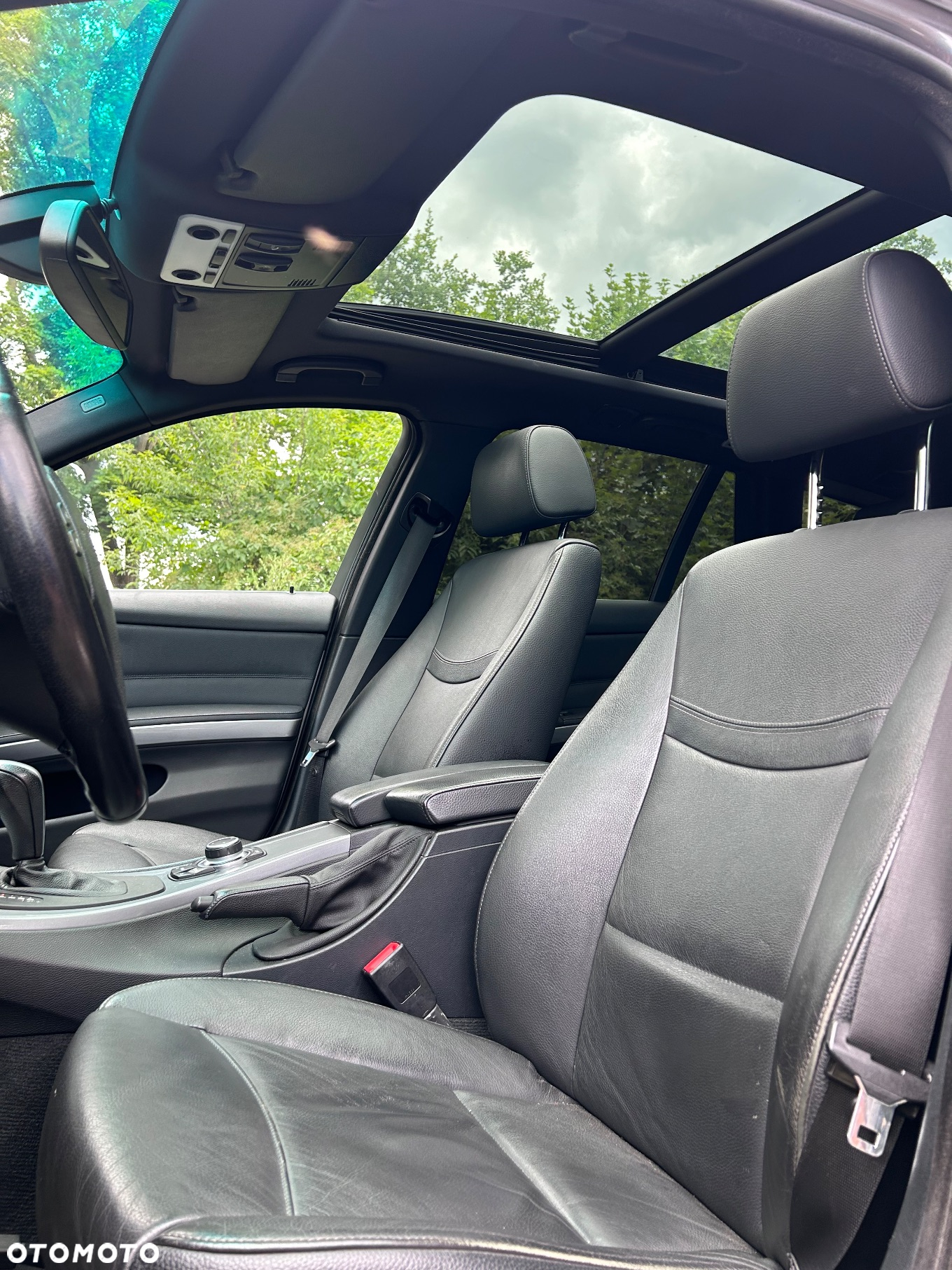 BMW Seria 3 320i Touring - 12