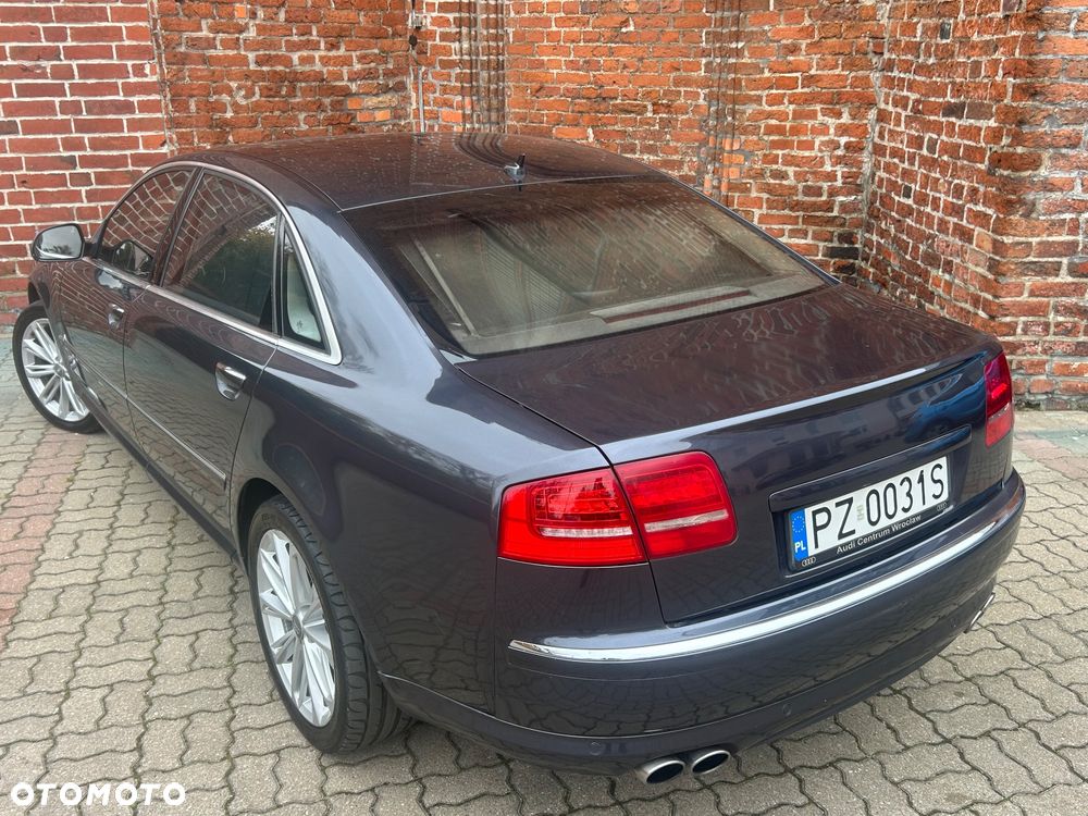 Audi A8 - 40