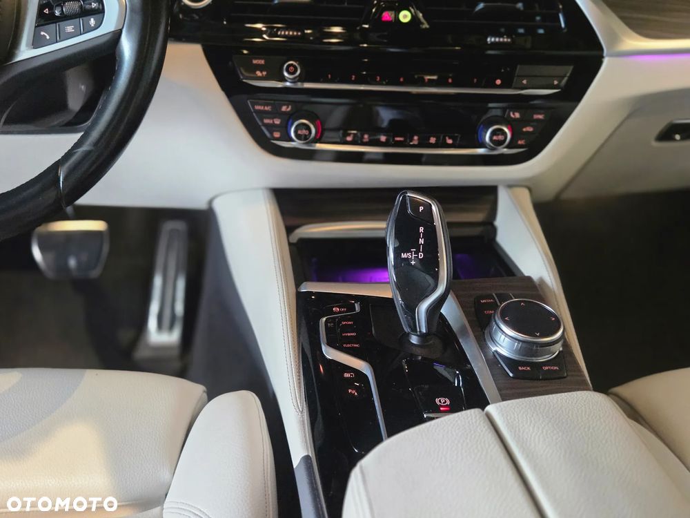 BMW Seria 5 530e M Sport sport - 9
