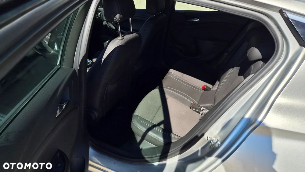 Opel Astra 1.4 T Elite S&S - 18