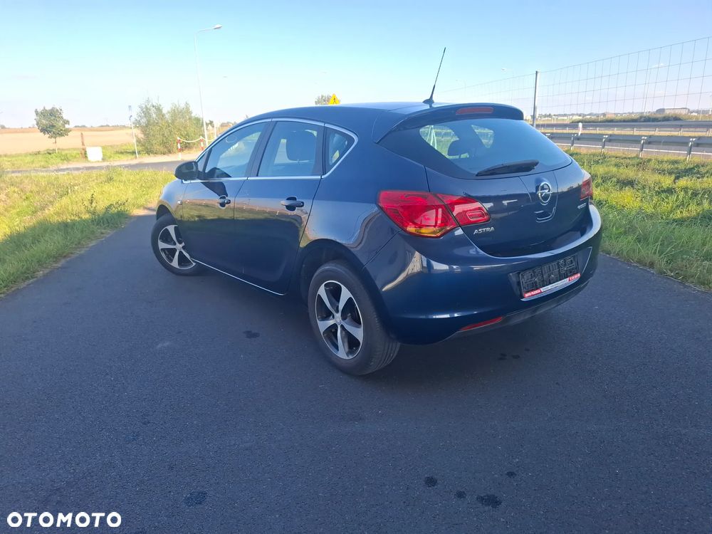 Opel Astra - 4