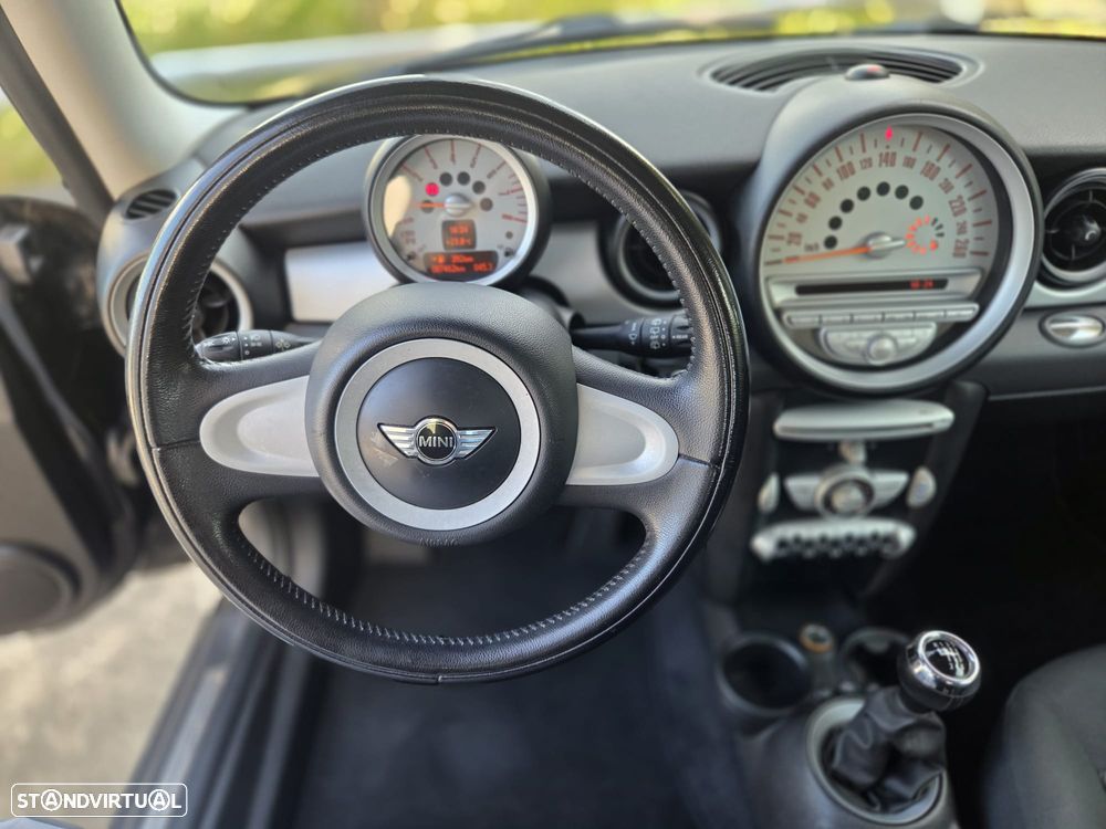 MINI 3 Portas One 1.4 - 27