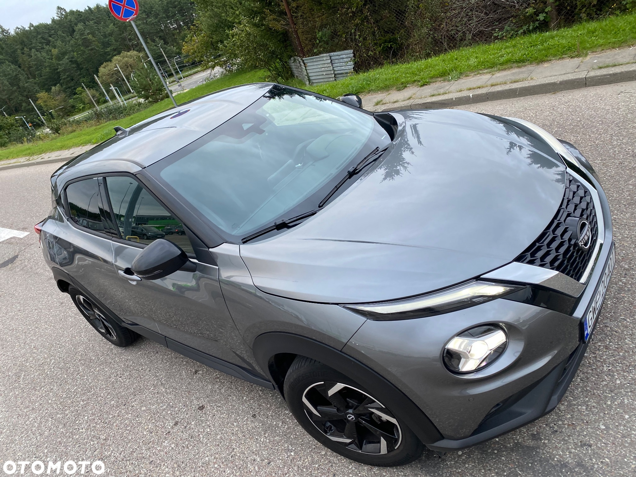Nissan Juke 1.0 DIG-T N-Connecta DCT - 2