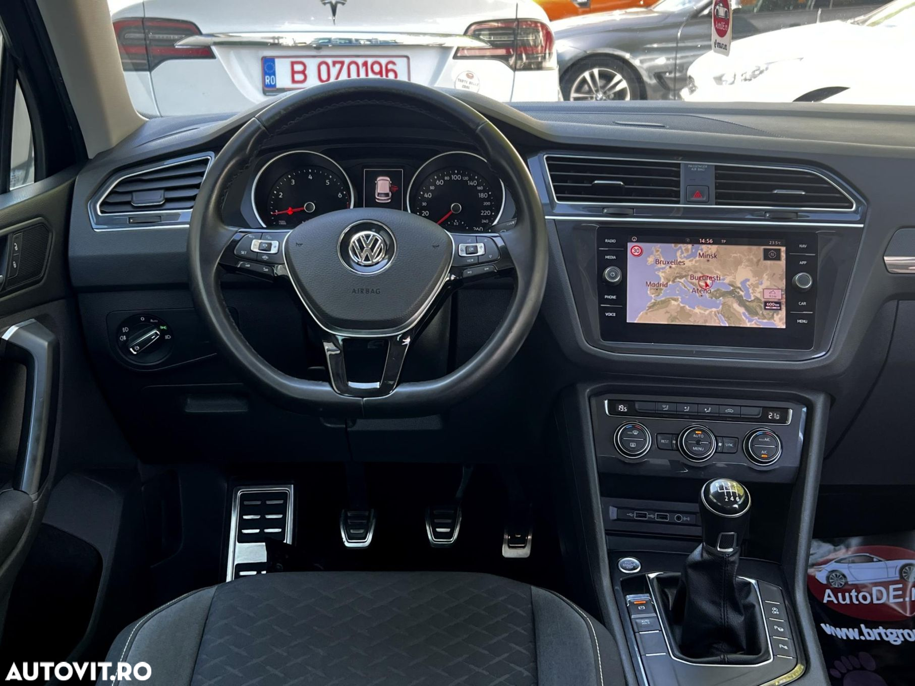 Volkswagen Tiguan - 9