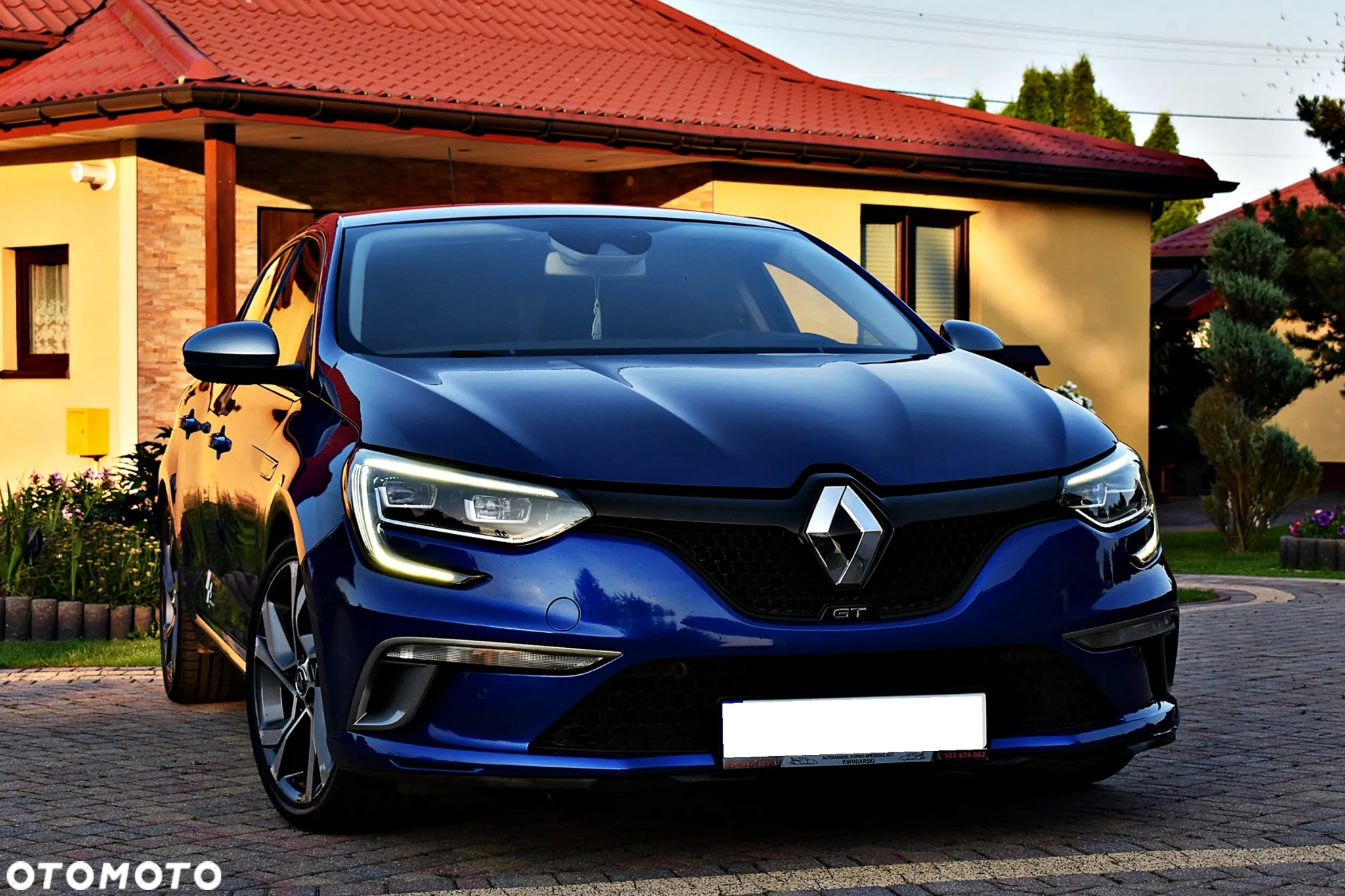 Renault Megane ENERGY TCe 205 EDC GT - 11