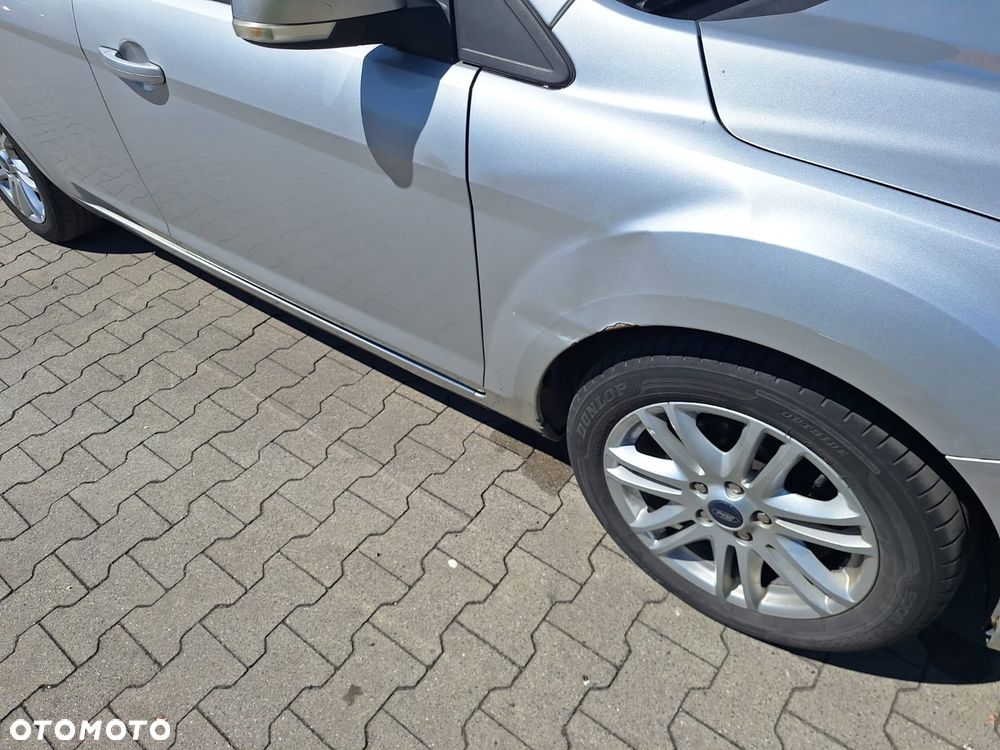 Ford Focus 1.6 Ghia - 8