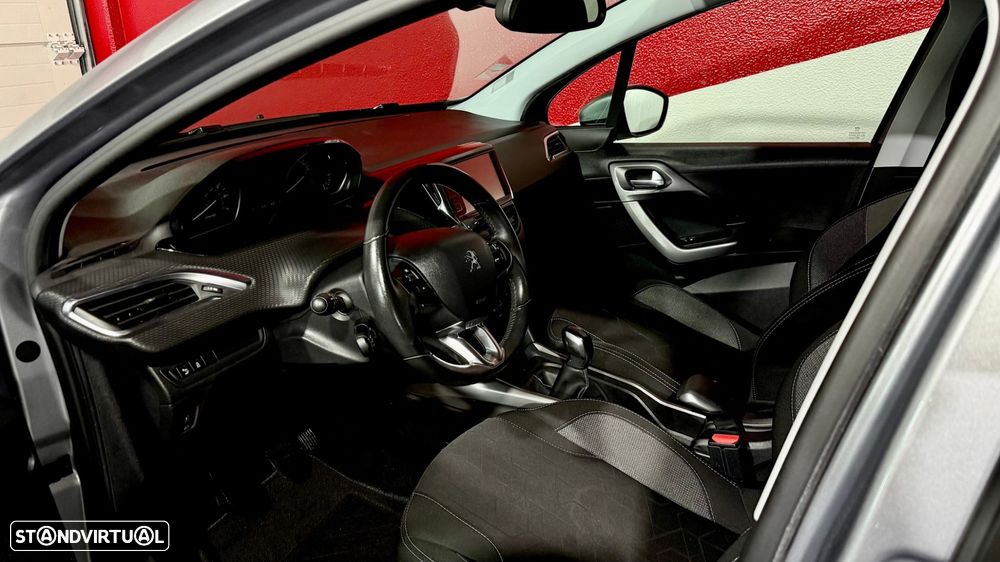 Peugeot 2008 1.2 PureTech Style - 28