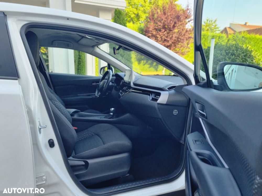 Toyota C-HR Style - 10