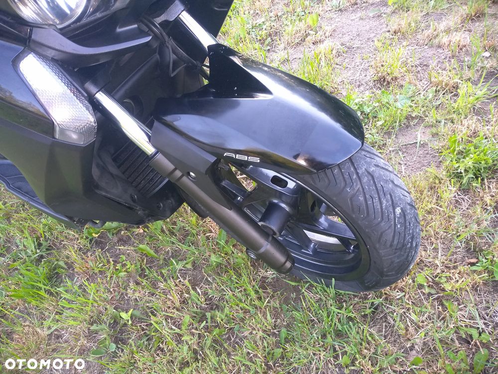 Yamaha X-max - 8