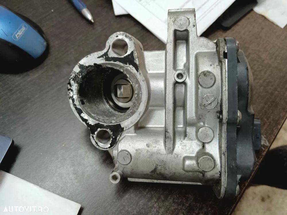 Supapa EGR Mercedes C-class W205/ Renault Trafic/ Nissan Qashqai/ X-Trail 1.6 D 2015 H 8201068965, 147100789R