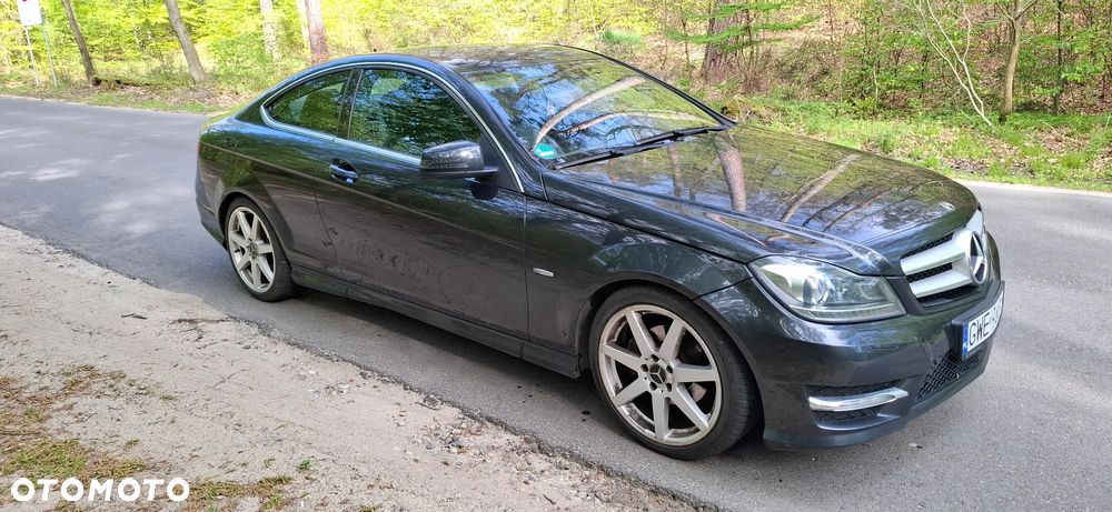 Mercedes-Benz Klasa C 180 Coupe BlueEFFICIENCY 7G-TRONIC - 4