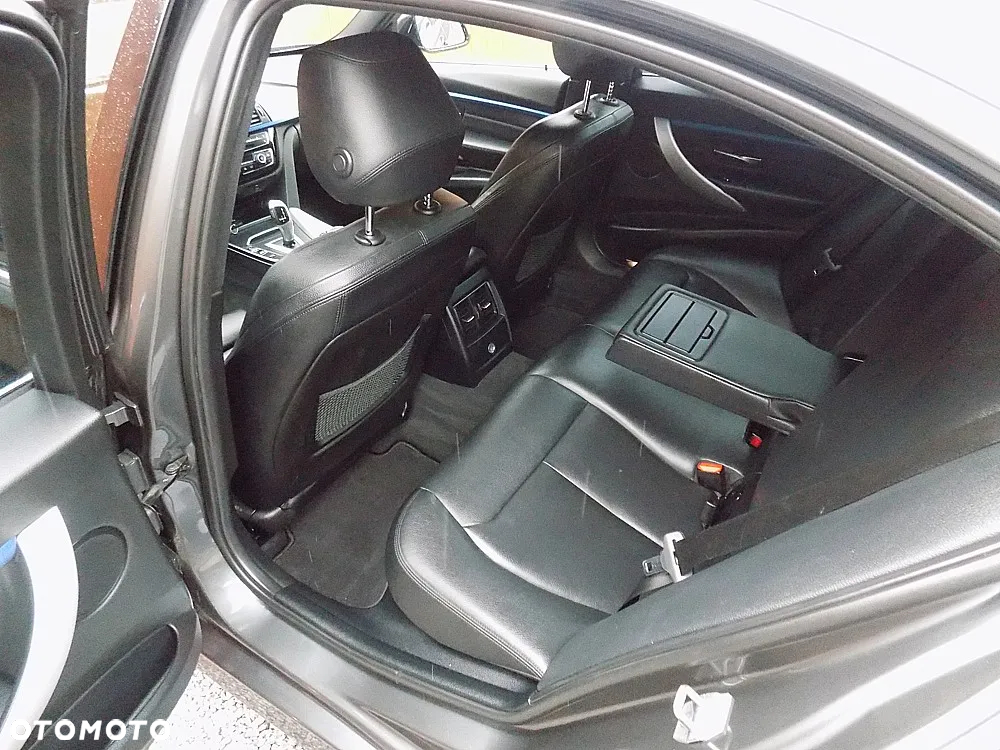 BMW Seria 3 318d M Sport - 6