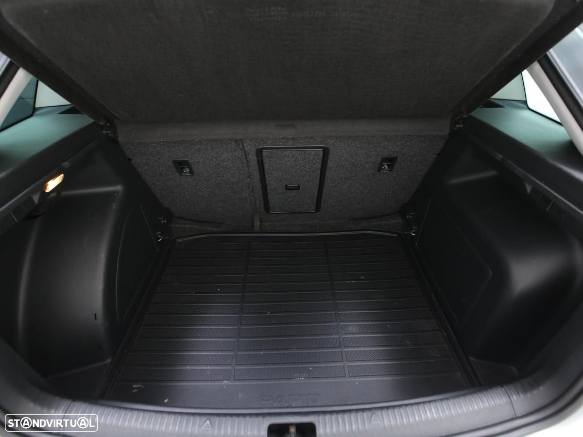 Skoda Rapid - 17