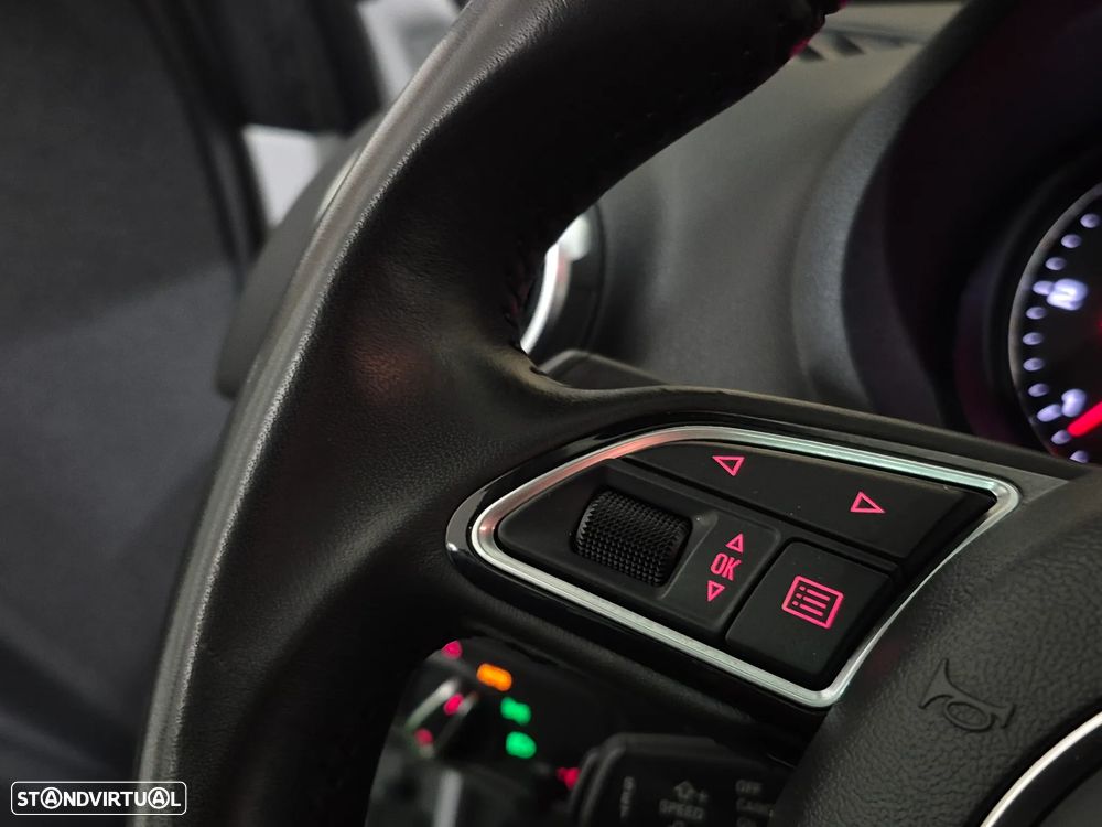 Audi A3 Sportback 1.6 TDI Attraction Special Edition - 17