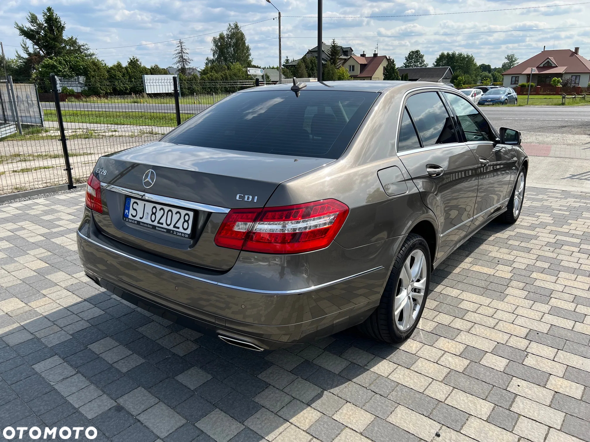 Mercedes-Benz Klasa E 220 CDI BlueEff Avantgarde - 6